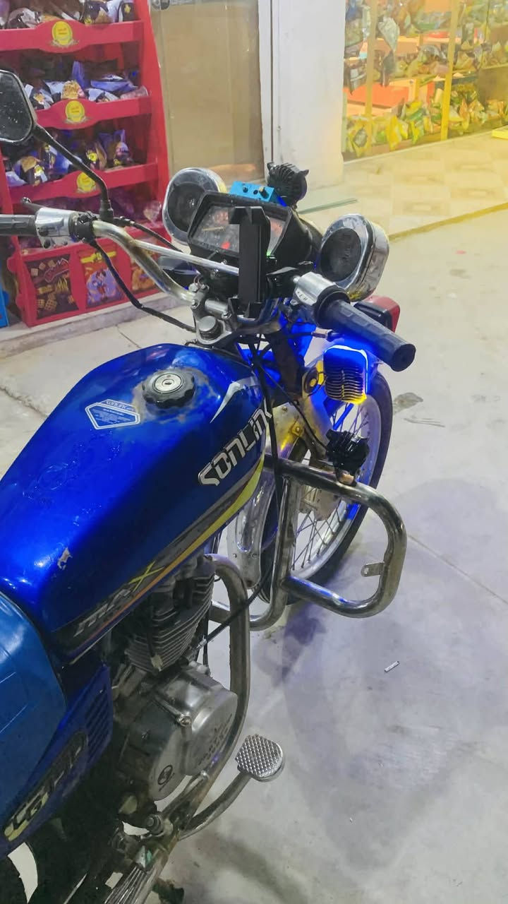 السلام عليكم موطور بارت 5تسعات للبيع ويرهم مراوس حسب القناعه الموطور جاهز كهربائيات كامل شقاله محرك صوتو ناعم )(((اخوان مكلف بالنشر هاذا رقم صاحب الموطور ***********
