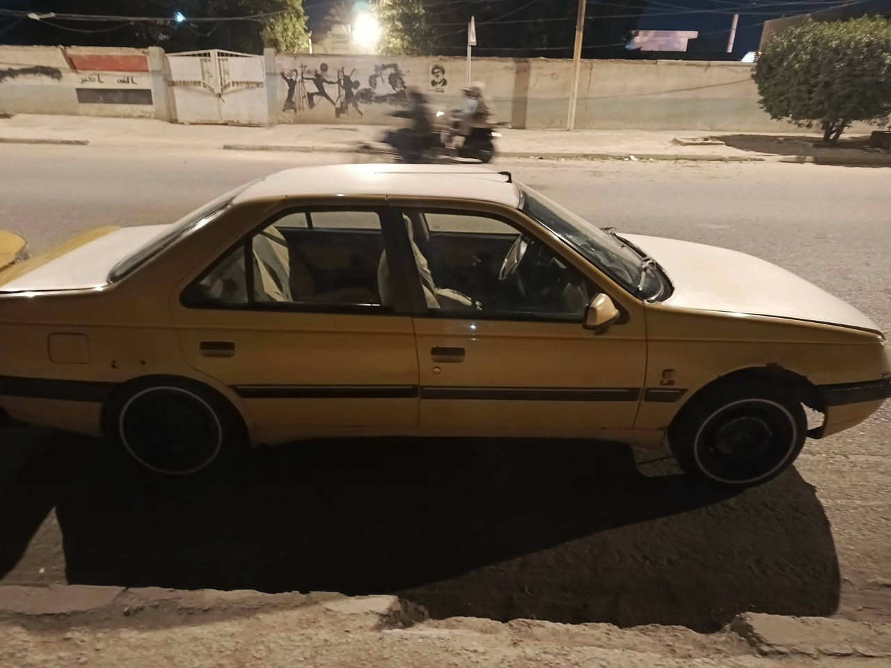 سلام عليكم سياره بيجو 405 موديل 2016 سنويه جديده 30 بسمي مصفره هيه او غرامات سعرها 35 او بيها مجال قليل مكاني بابل مكلف بل نشر *********** غير متواجد عل فيس
