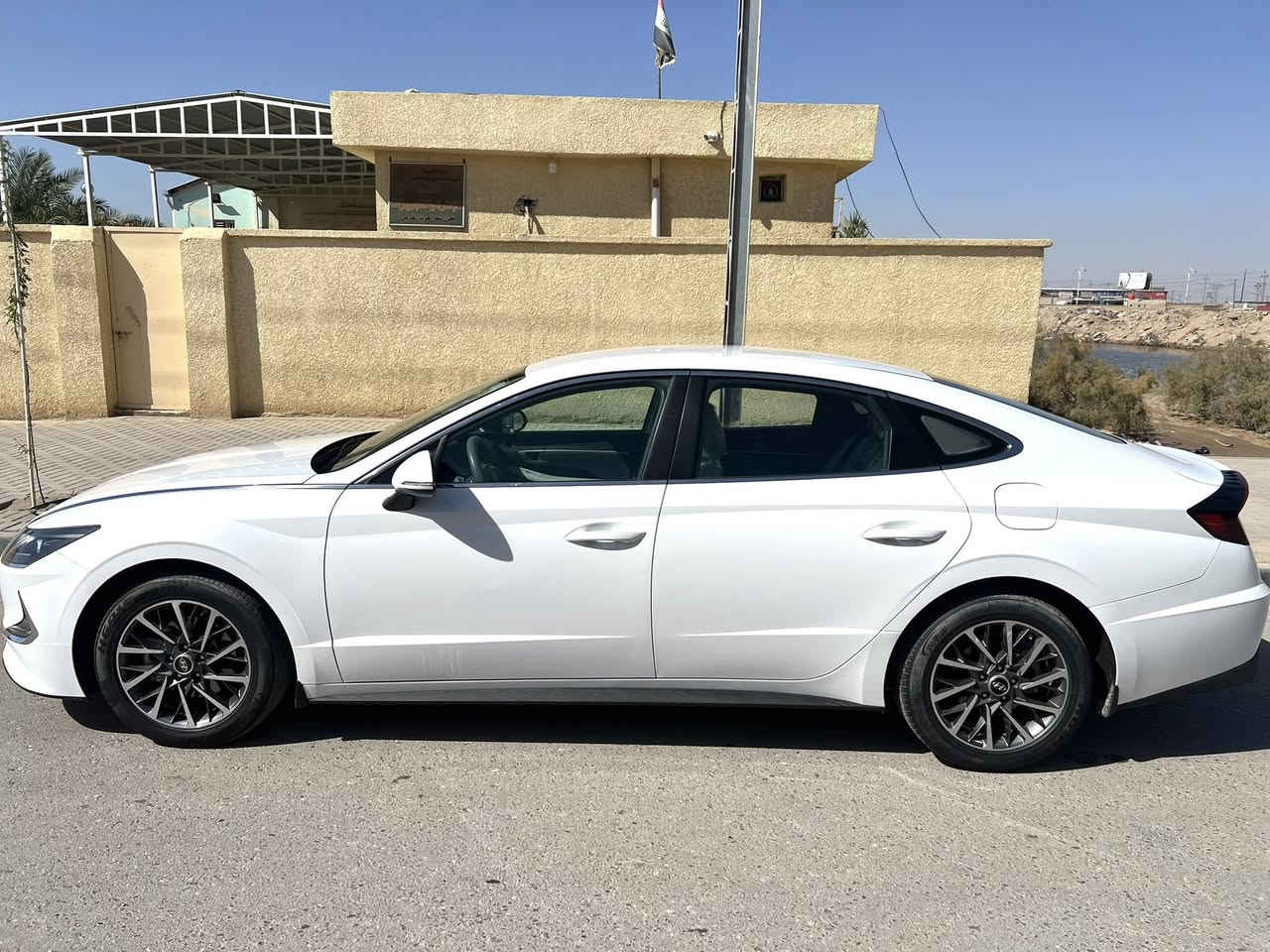 السلام عليكم
سوناتا 23 خليجي رقم اربيل بأسم شركة 
تريد وكالة او تحويل بأسمك اليعجبك 
مكفولة كفالة عامة عدا بارد اربع اصابع بالصندوك سيارة كاملة وجاهزة كلش نظيفه ما ناقصها اي شي احلى من الصور استخدام شخصي مكينة 2500 ماشية 64 السعر 203 وبي مجال 
الشراي يتصل وبخدمتة  ***********
