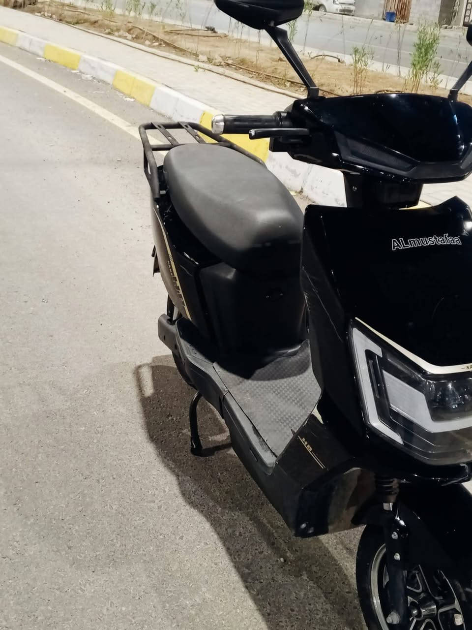 🔹 دراجة شحن للبيع
⚫ السودة: 5 بطاريات سعرها  ٣٥٠
🔵 : الزرگة6 بطاريات سعرها ٣٥٠
🔋 البطاريات بحالة متوسطه
⚙️ شرط: ملف + عقل أصلي
✅ جاهزات للشغل⚫ 
🔵 
🔋للتواصل 
***********
***********
