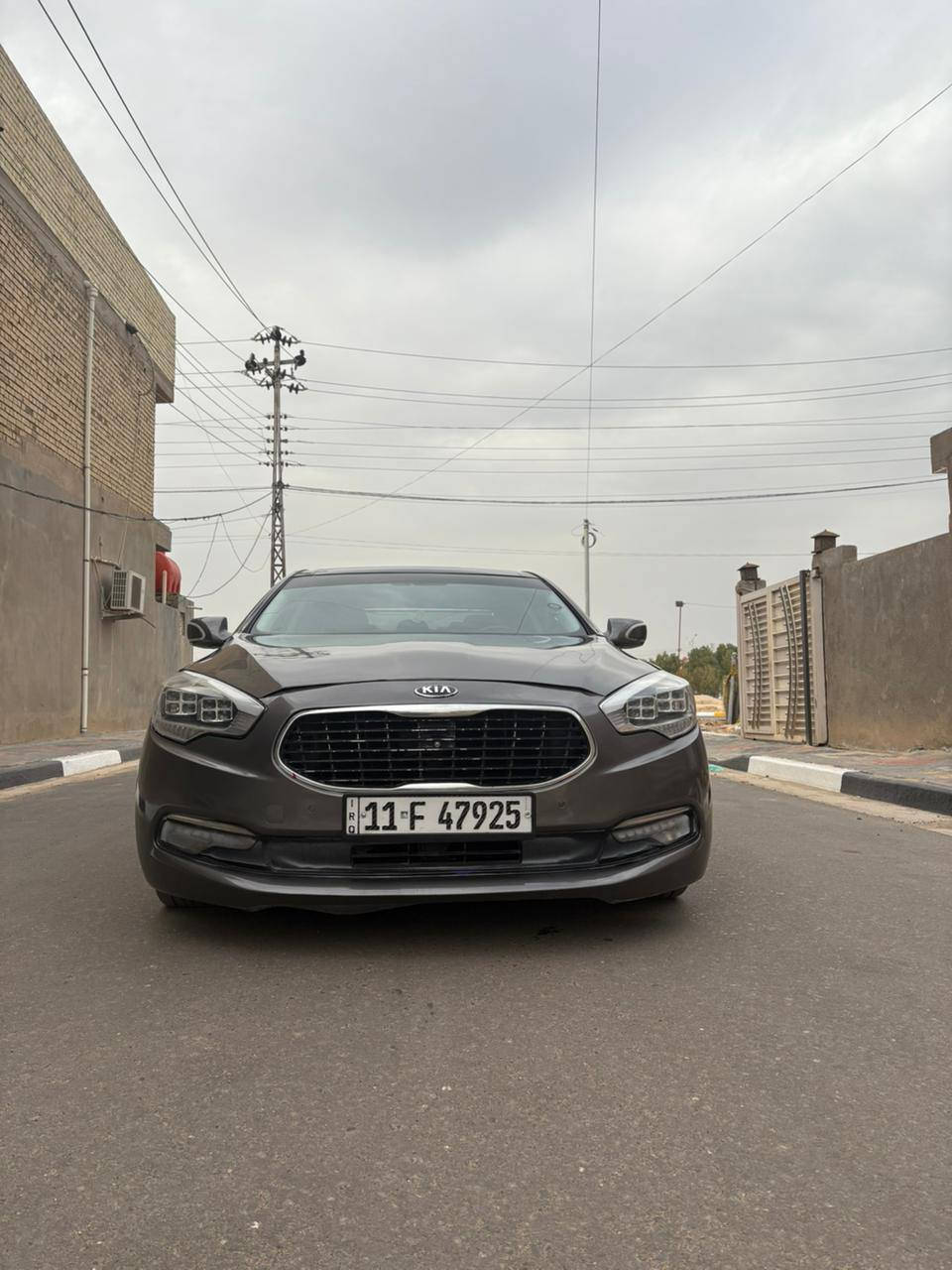 لسلام عليكم كيا كوريس(k900) وارد أمريكي موديل 2015 معلاية أصولي 2019 رقم بغداد إنكليزي تحويل باسمك السيارة مصبوغة عام مكفولة من الكص وكير ومكينه لون رصاصي غير محدد قريب الإسمنتي مواصفات فول الفول تحكمات كشنات وتدليك خلفي وامامي تبريد وتدفئة بلكشنات أمامي وخلفي مرايات شفط هيتر ترحيب عند الاقتراب تقديم، الكشن والاستيرن عند قفل وفتح البصمه بانوراما بصمة أربع بيبان جنطه شفط شاشه دواخل عسلي السيارة جاهزة العينه گلوب ما مشتغل بيها حساسات كلها شغال كامرة اماميه وخلفية وانارة داخلية وهواي مواصفات *********** سعرها ب٩٠ورقة وسيارة حلوة الله شاهد ومرتبة كربلاء, العراق
