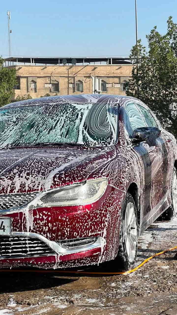 السلام عليكم  سيارة كرايسلر c200 للبيع. سنويه جديده باسمي رقم بصرة.  السياره  كفاله عامه اي ضربه مابيهه. بس 3 قطع صبغ  بسبب  الجراد.   الدواخل جديده كلش. 
حدادة جديده 100‎%‎ 
محرك وكير كفاله تبريد كفاله 
حماوه ماكو 
اي نقص ماكو ابدد.

السعر 95 ورقه يعني شده وبيهه مجال. المكان البصرة / المشراق الجديد.  ***********

