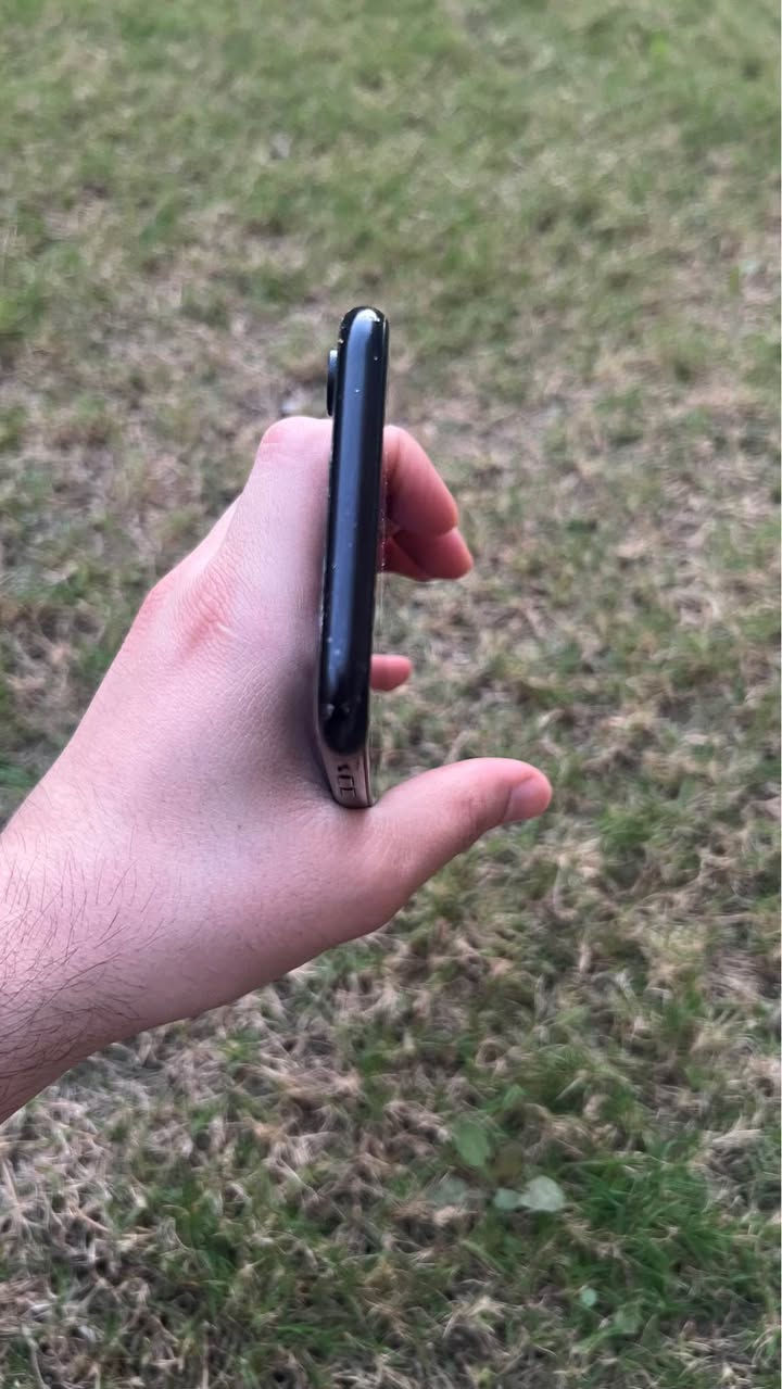 السلام عليكم 
ايفون اكس ار 
مبدل فقط بطاريه اصليه كله الجهاز شغال ماويا اي ملحقات السعر 125 مكان الجهاز بغداد بغداد, العراق


**إذا كنت صاحب هذا الإعلان وتريد حذفه لأي سبب، رجاءا أرسل رسالة إلى الدعم الفني**