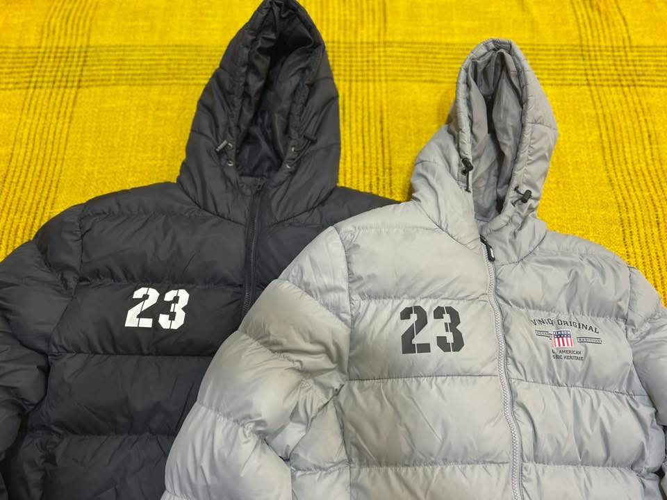 VINSON winter
normal fit

بالة أوروبية، بشرط النظافة

رصاصي: سمول

يلبس: ٥٥-٦٥كغم

أسود: إيكسين لارج

يلبس: ١١٠-١١٥كغم

- يوجد التوصيل


**إذا كنت صاحب هذا الإعلان وتريد حذفه لأي سبب، رجاءا أرسل رسالة إلى الدعم الفني**