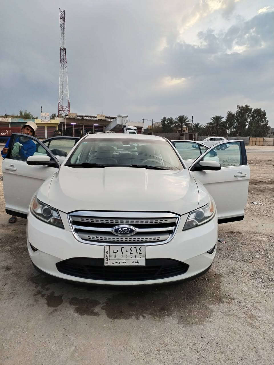 سلام عليكم 
فورد تورس  2011خليجي وكالة ماشيه 175كيلو متر
السيار بيها طعجه خفيفه كلش جهة الأيمنه باب الأمامي شغل ع وضع شريكه صبغ شبرين أثر شخوط 
كير مكينة كهربائيات تبريد كفالة 
السيارة بأسمي سنوية 2026 شهر 12 لغاية تحويل شوكت متحب 
مكان السيارة بغداد
بدون جطل وتلزيك السيارة بلادية ع الاخر
جميع الحساسات شغالة 
كشن كهرباء
سيارة مرتبة ومتعوب عليهااا
 للتواصل ***********
السعر 125  أمانة الله نفس الي بصوره تجي وشوفها بعينك
