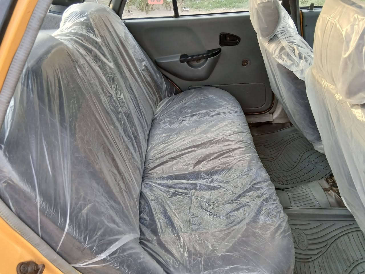 السلام عليكم سايبه ٢٠١١ السيارة جاهزة كير مكينه شواصي مكفولات نقص تبريد فقط السيارة مابيه صبغ بيها بس بارد وخياس بالصندوك ممسوي السيارة جاهزة ع اخر حبايه رقم انكليزي تحويل مباشر معروضه ب٢٨ وبيها مجال حك الجية
مكانها شارع فلسطين المهندسين 
التبريد مو شغال..
هاي كل تفاصيلها وصورها موضحات السيارة احلى من الصور
***********
