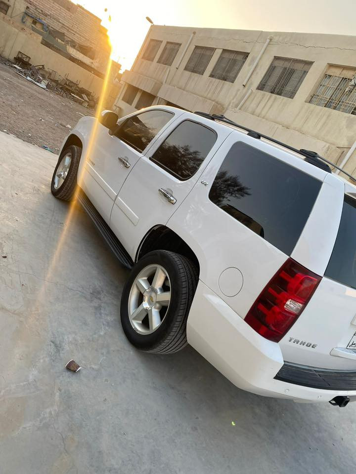 للبيع: شفروليه تاهو (LS/LT) -موديل 2009
مواصفات كامله:  ومكفوله من الكصه والسرقه والانتربول  والصبغ  فقط ضربه تقريباً  شبرين كما موضح في الصوره 
السيارة لديها حجز تسجيل في المرور، والميزة هنا أنني ملتزم تماماً بالمضي في المعاملة وإكمال كافة الإجراءات القانونية لضمان نقل الملكية للمشتري بسلاسة ووضوح. 
 السعر 110 وقابل للتفاوض 
للتواصل ع الرقم التالي 
***********
