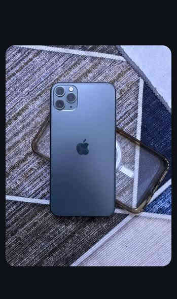 آيفون ١١ برو ماكس 
مبدل شاشة فقط 
ذاكرة ٢٥٦ 
بطارية ٨٠
فيس ايدي شغال  
تلفون كلش نضيف وما بي اي نقص 
السعر ٣٠٠ 
مكان الموبايل الدورة ابو دشير 
***********
