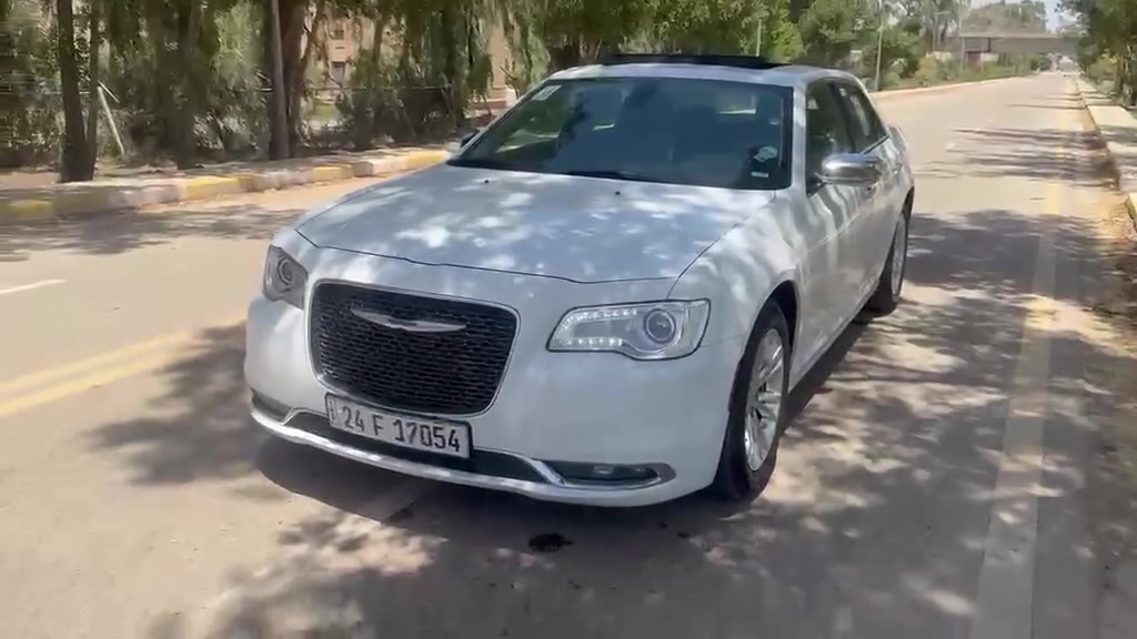 السلام عليكم اوباما C300  2019 خليجي فول مواصفات للبيع
رقم دهوك بدون طخة او صبغ او اي تعديل السيارة بأسمي وتحويل او وكالة اني حاضر العنوان بابل - سدة الهندية للتواصل الاتصال على الرقم ***********
السعر المطلوب 280 وبيها مجال 
السونار موجود بالمنشور
