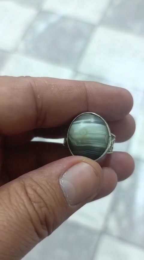 شايف هيچ تحفه خطوط وعيون 
عندك شي مرتب للمراوس تعال


**إذا كنت صاحب هذا الإعلان وتريد حذفه لأي سبب، رجاءا أرسل رسالة إلى الدعم الفني**