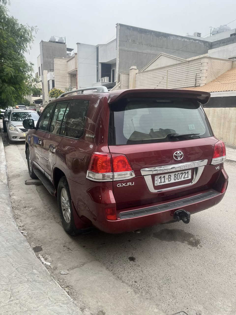 السلام عليكم لاندكروز لون مميز كفالة عامة من كلشي مديل 2011 سيارة كلهة جديدة وعلى لبلاد ماشية 90الف حقيقي ممبدل بالسيارة غير دسكات وتخم تاير وفيتبم والباقي كلة شركة وجديد السيارة اخت الزيرو عنواني اليرموك شارع مسبح النادي الترفيهي السعر 33الف ***********
