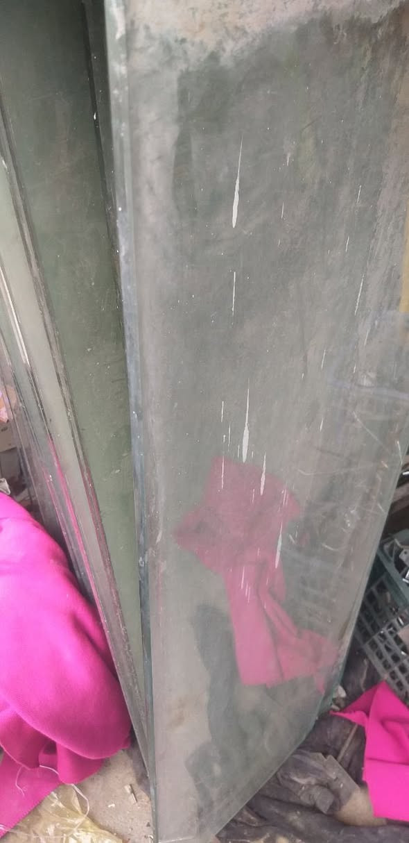 سلاام عليكم متوفر رفوف زجاج أسعار مناسبة عنوان بغداد سوق مريدي انتصلل تدلل ***********حمودي📞
