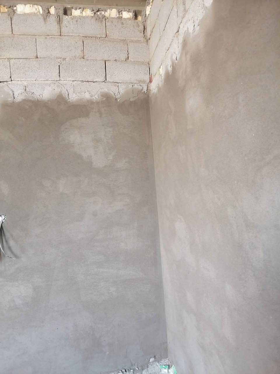 السلام عليكم خلفه لبخ اسمنت جص وبورك ونثار تقطيع
 واجهات متفرغ حاليا #شغلنا بليوميه وعلئ المتر
رقمي ## *********** واتساب
