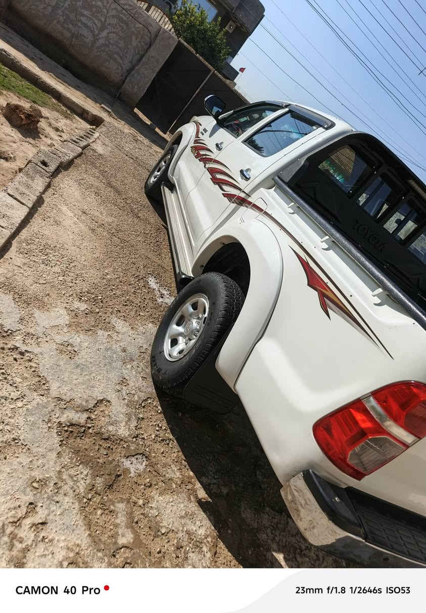 السلام عليكم بيكم هايلوكس 14فورويل مكفولة كفالة عامه رقم ديالى نگليزي بسمي مكاني بغداد سونار موجود بنشر قيرمتواجد على أفيس ***********
