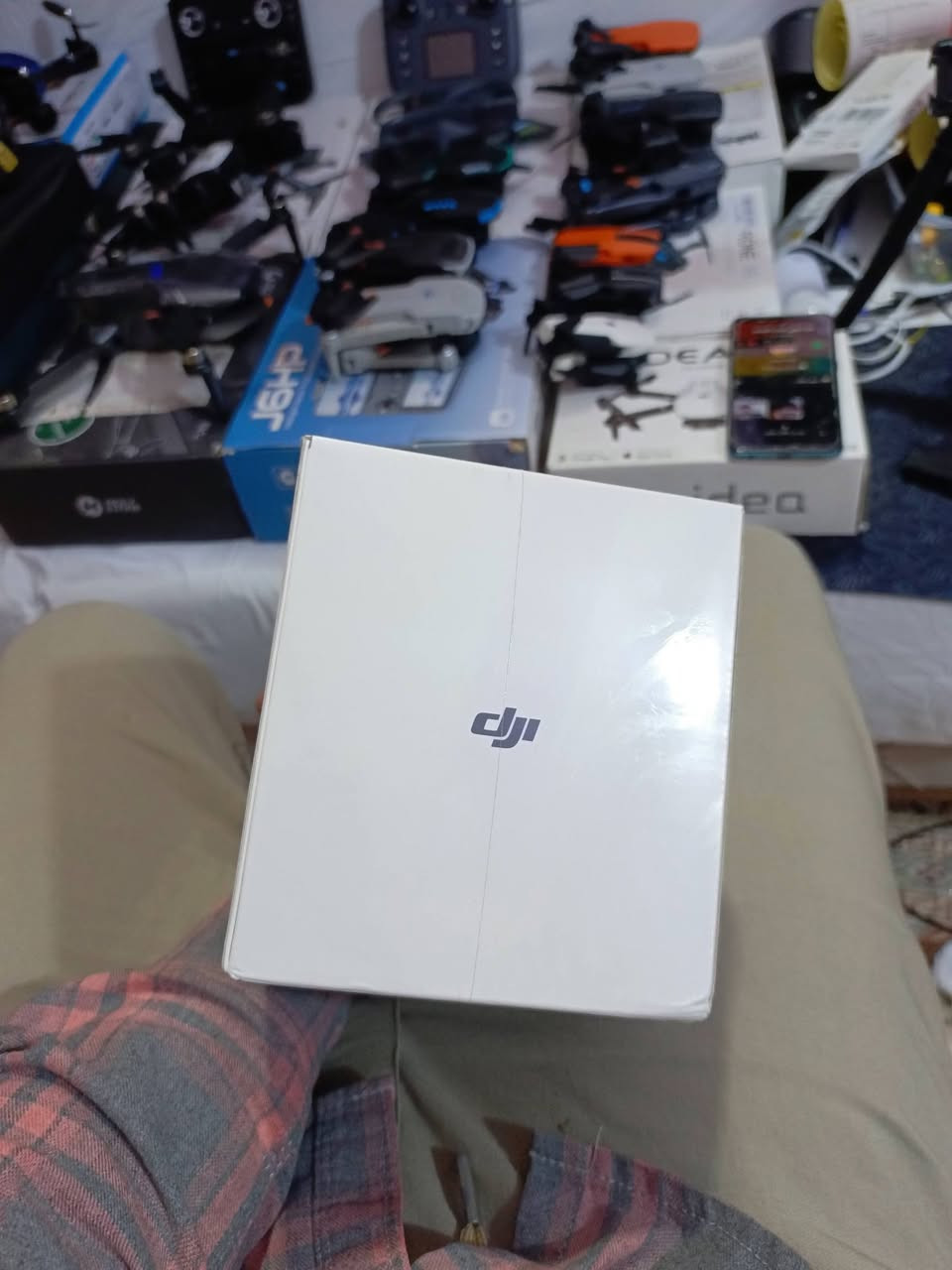 دورن djl MINI 3
جديده ما مفتوحه من جيس يعني بختصار طك شركه اي ستفسار راسلني واتساب *********** 
سعرهه مليون وبيهه مجال 
شباب عندي توصيل جميع محافضات 
موصل وكردستان العراق ماكو توصيل
