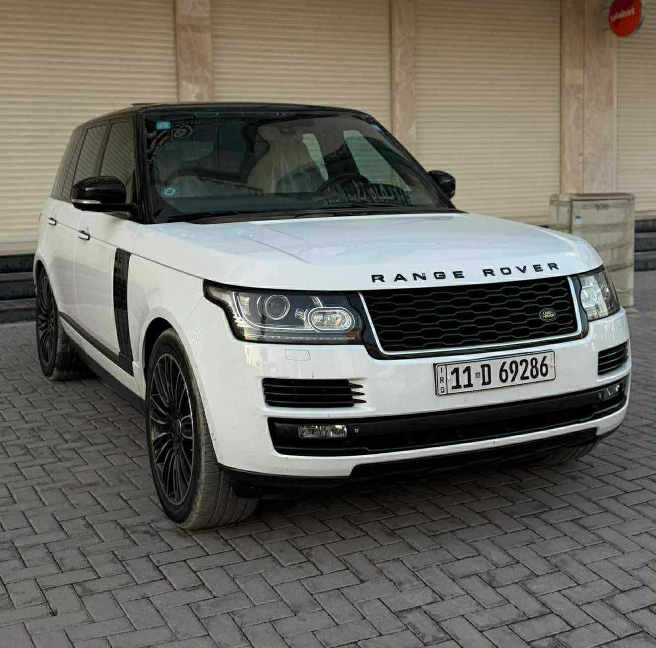 2014 رانج روفر فوك VIP فول
فول مواصفات (( اوتو بيكرفك ))
وكاله سردار 
محرك V8 المرغوب سوبر
لون مميز ابيض
للبيع او المراوس حسب القناعه
فول مواصفات اوتو بيكرفك
دوسات كهرباء
جكات 3 وضعيات
رادار جانبي بل مرايات
بانوراما كنتاره قماره شامواه
الكيجات الكتورنيه
كامرات 360 درجه عدد 5
بصمات ابواب وتشغيل
جميع الابواب شفط
كشنات كهرباء
شاشات عدد 3
نضام صوت ميرديان (خرافي) 29 سماعه مساج تدفأه 4 مقاعد + تبريد امامي خلفي
ثلاجه اماميه خلفيه 
استيرن كهرباء + تدفأه
نقطه عمياء رادار حساسات امامي خلفي جانبي
صندوك كهرباء ابواب 
ترحيب اناره+ مرايات شفط +
5 خزن 4 مقاعد وضعيات قياده لضروف الطرق
نضام (GPS) فول اوبشن خارطه العراق مفعله
المواصفات كثيرة جداً ميحتاج اكتب الباقيات معروفه مواصفات الرانج الاوتو بيكرفك
سياره مضمومه ومجودره بعدها ع وضع شركه جاهزه كال نقص مابيها 
بغداد دوره 
***********
