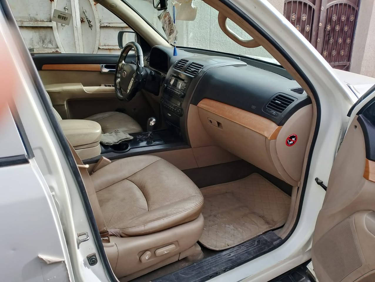 سلام عليكم كيه مهافي للبيع موديل 2012 فول مواصفات بصمه فتحه في سقف فور ويل جنطه شفط نص باب صبغ جه اليمنه ونص جاملغ صبغ جه اليمنه المكان بغداد وسعر 145 وبيه مجال رقم ***********
