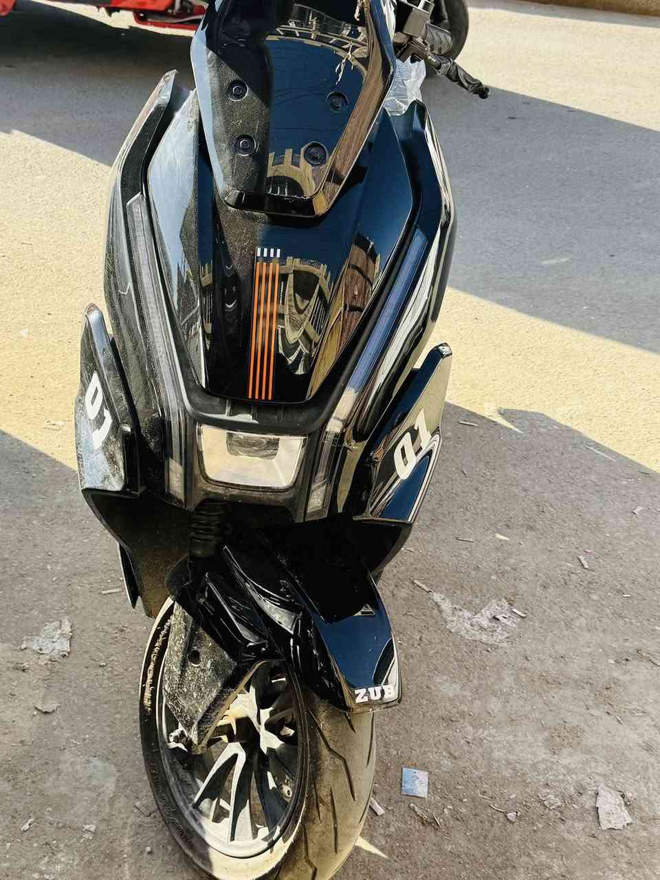 السلام عليكم  دراجة شحن جديده قبل شهرين ماخذها بعدها بالضمان الوصل كدامكم الدراجه
سويجين و بصمتين 
تشغيل عن بعد
كهربائيات كلها شغاله حته الكشن بعده بنايلون الشركه 
منضومه زينون 
اشاير حواجب طوال 
بطاريات عدد 6 * 25 امبير
الملف 2500 حقيقي
دراجه نضيفه بمعنى الكلمه شخط واحد مابيها 
ابيع او مراوس بدراجه بي سي اكس 
سعر البيع 1مليون 
التواصل واتساب فقط 
***********
