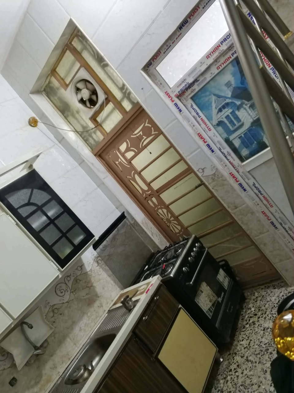 متوفر بيت للرهن50متر طابقين
غرفه وصاله فوك

ستقبال ومطبخ و طارمه جوه

حي النداء شارع60. العرضي لاول قرب شارع المجمعات

نضافه فول

سعر للرهن18

مده للرهن سنه و قابل التجديد 
للاستفسار ***********
