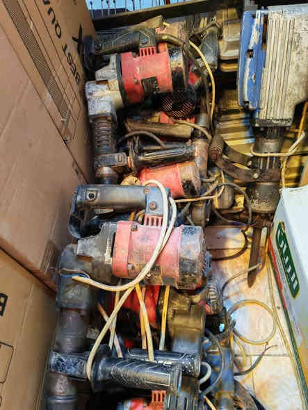 سلام عليكم
دريلات كسارات
دريلات تنكير ع الفحص وكلهم شغالات بفلس ونص ابيع للاستفسار الاتصال على الرقم ***********
