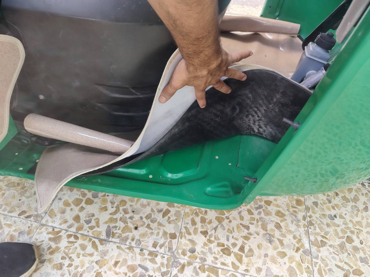 سلام عليكم تكتك 2021
تكتك نضيفة خير من الله نضافت الكشر ٨٠ بل ١٠٠ ولمكينه فقط ابدل بيهة بستم فقط لا تنقيص لا تبخير التكتك كاملة على ٢٤ حباية سفريات مسجل دوشمه صدر جديد كلة جديد اشغل منا تطلع من للشارع كبل السعر ٨ مليون او ٧٥٠ وبيهة مجال الاستفسار *********** المكان بغداد حي ارو
