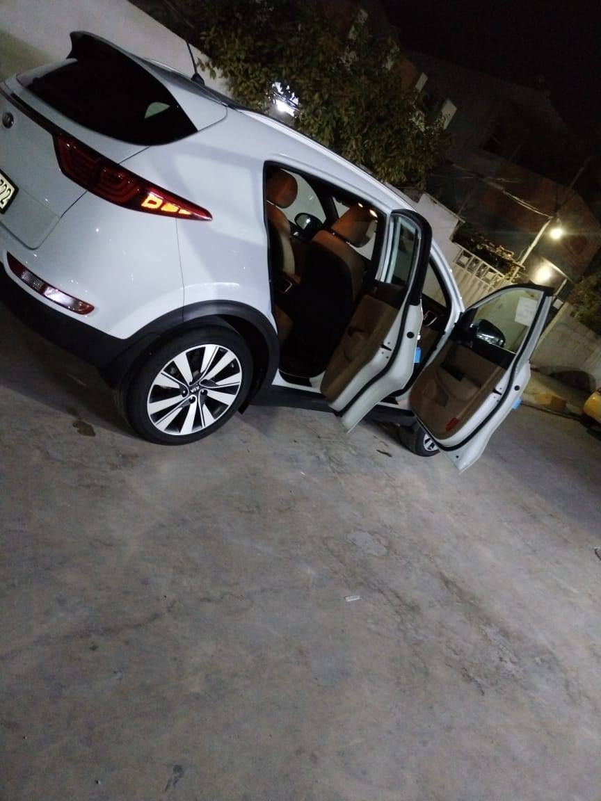 السلام عليكم من رخصة مديرالكروب الادمن المحترمين سبورتج خليجية موديل ٢٠١٩ بصمة تشغيل بصمة أبواب تشغيل عن بعد مثبت سرعه توقف ذاتي مانع انزلاق تحديد مسار كشن تدفئه استيرن وتدفئه داخل حمصي سيارة كلين لا بارد ولاصبغ مكينه بلاديه كير كل كفاله شركه ماشيه ٧٩ الف كيلو متر رقم سليمانيه سعر ١٩٨ بيه مجال للاستفسار الاتصال على هذا الرقم ***********
