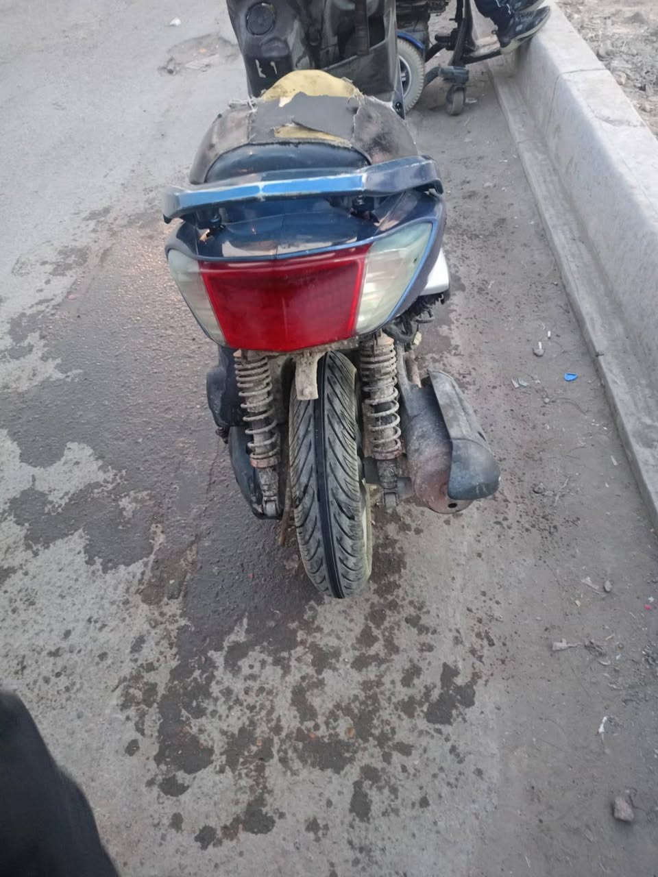 سلام عليكم سكنس فحل نوزل شغالة كهربائيات شغالة نقص بس دكمة مال سلف لا تنقيص ولا تبخير رايدهة ب٤٠٠وبيهة مجال ***********مدينة الصدر
