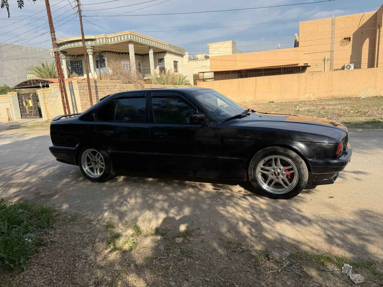 سلام عليكم للبيع🌘🤎

525!  1993

مكينة وكير شرط الفحص كفاله

تخم تاير تخم ويل جديد +باتري جديد

فتحة سف طگتين  /جام4كهرباء 

بجم عريض+بجم دخاني  لايت زنون 

رقم نينوئ انكليزي تحويل بشرط 

صدر امامي خلفي جديد

غرفة اسود وصاج ملكي لا كسر ولا فطر جديده 

كهربائيات من دعاميه لدعاميه شغال 

 شرط تراي

عارضها 💰58بيها مجاال 

مكاني تكريت :***********/***********
