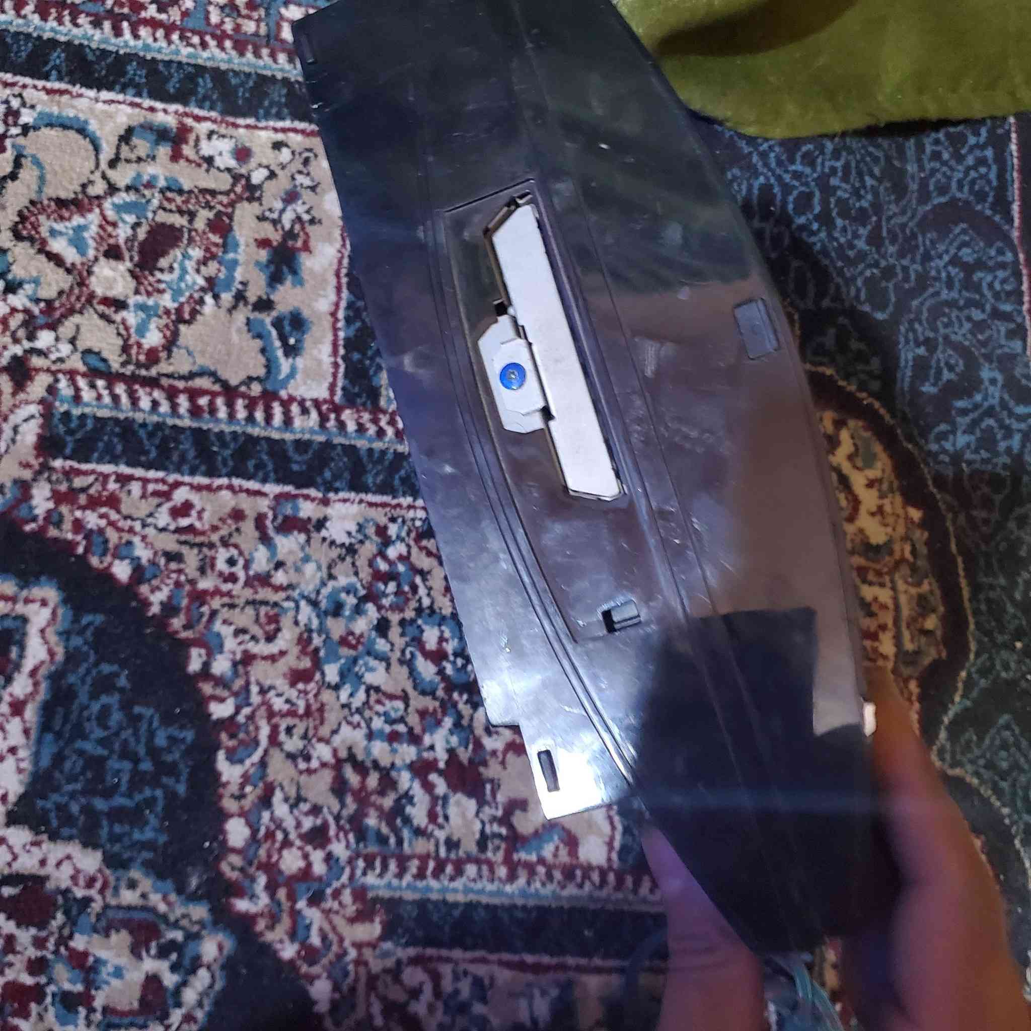 سلام عليكم
بلي 3 فات للبيع
الجهاز مليان العاب
ومكاتب اتنزل اي لعبه اتريدها هارد 320

السعر 60 الجهاز شغال وكامل بس ابيعه فحم
مكان بغداد ساحت زبيده فريب الشورجه
للتواصل ***********
