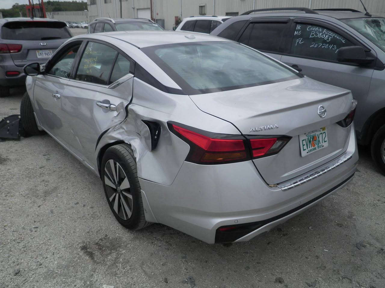 نیسان ئالتیما ٢٠٢٠ 
١٧٣٠٠٠کم
فول مواسەفات SL
کوشن هیتەر 
سوکان هیتەر 
ڕادار پێش و پشت
سەماعە Bose
٣ پارچەی سبوغە 
بۆنیت ،  دەرگا و چملغی پشتەوەی ڵای سایق
چەملغی پێشەوەی لای سایق بە ساردی چاککراوەتەوە.
ژ.مۆبایل *********** أربيل, العراق
