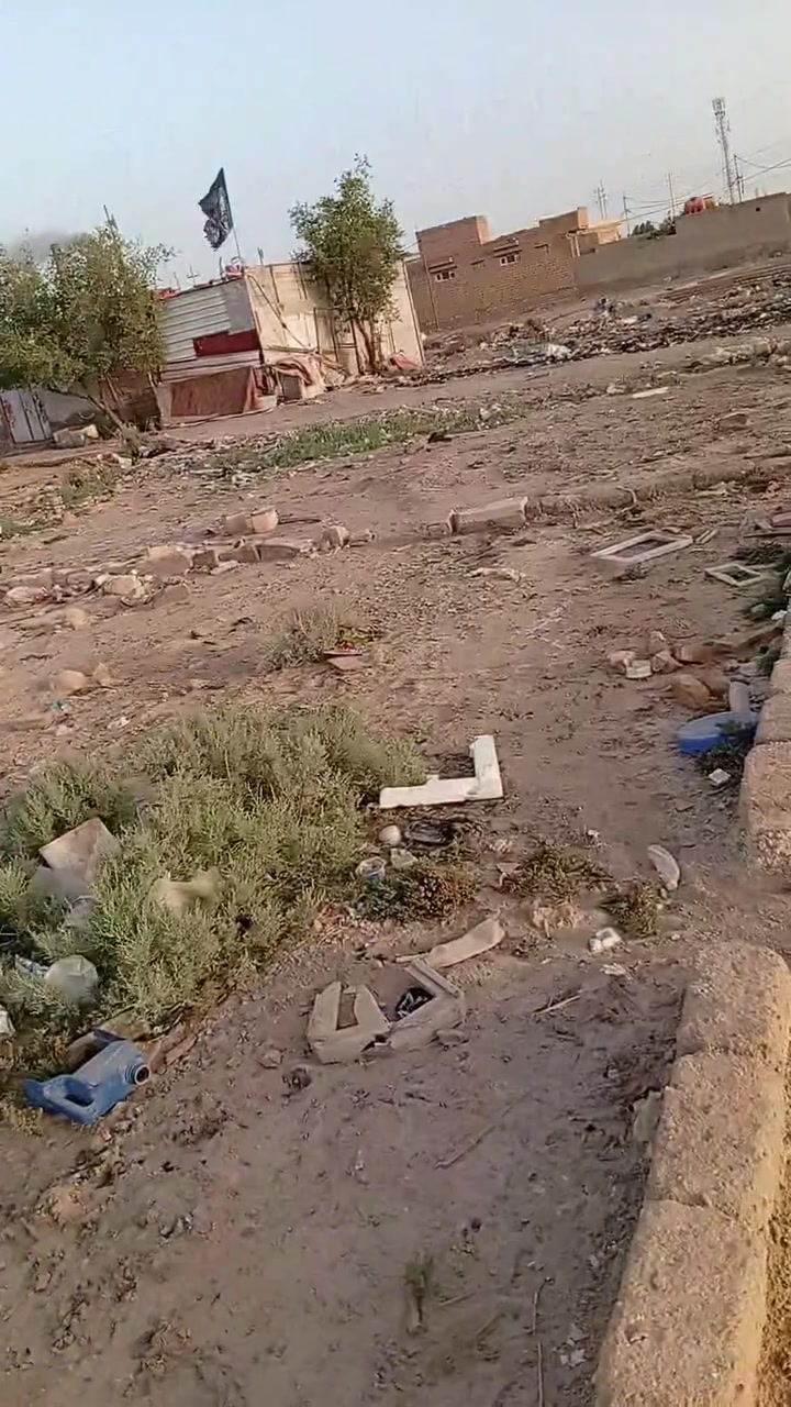 قطعة ارض زراعيه بالصخين مقابل السيطرة القديمة فرعيه فرعها مغلق سعرها مناسب 600م. السعر 18والشراي يتصل ***********

