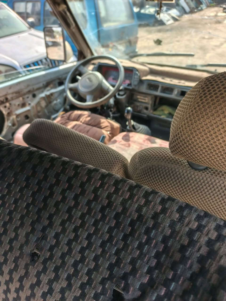 كيه بسته موديل 1994 للبيع
رقم انكليزي بغداد محرك وكير خيرمن الله 
وكبل للشارع  وشرط  التحويل  ثاني يوم مكاني بغداد التاجي سعر 32بيها مجال  الاتصال على رقمي 
***********
