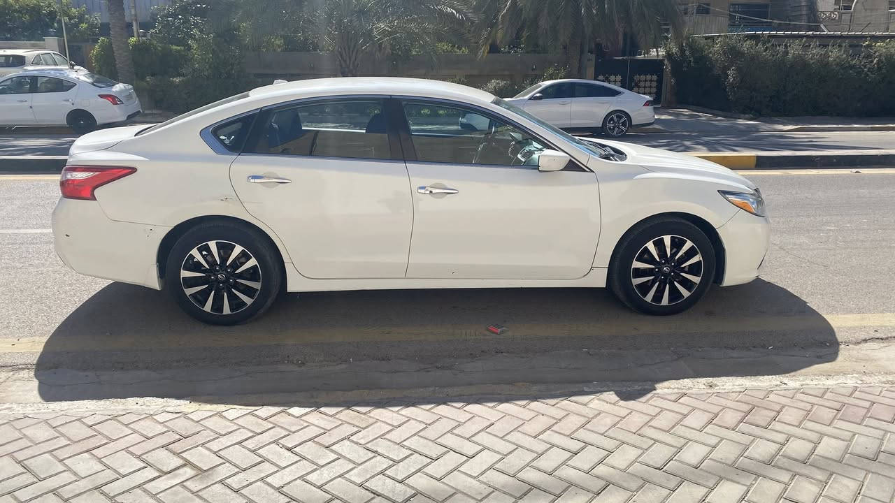 السلام عليكم
نيسان التيما موديل 2018
ماشية 92000 km

صندوق جاملخات خلفيه
سيارة مكينة وكير مكفولة
بجم مكفول
السيارة كاملة مابيها نوقصات

السعر 120 وبيه مجال بسيط جدا للشراي

التواصل:***********
