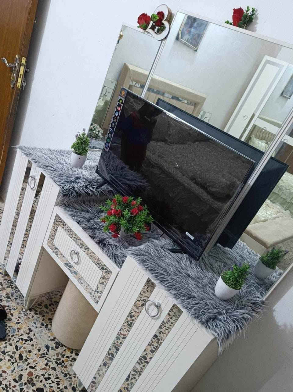 غرفه تركي مستعمله قليل بعدهه جديده سعر ٤٥٠ وبيهه مجال مكانهه كربلاء الارابط الحولي ٩ قطع


**إذا كنت صاحب هذا الإعلان وتريد حذفه لأي سبب، رجاءا أرسل رسالة إلى الدعم الفني**