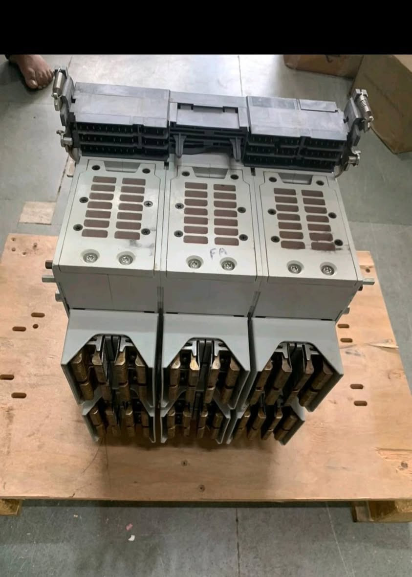السلام عليكم
 هذا قاطع دوره  هوائي 
ايطالي مستعمل لبيع
 ABB SACE Emax2 E2.2S-A
3Pole
3Phase
1600 Amp
السعر 4000 دولار


**إذا كنت صاحب هذا الإعلان وتريد حذفه لأي سبب، رجاءا أرسل رسالة إلى الدعم الفني**