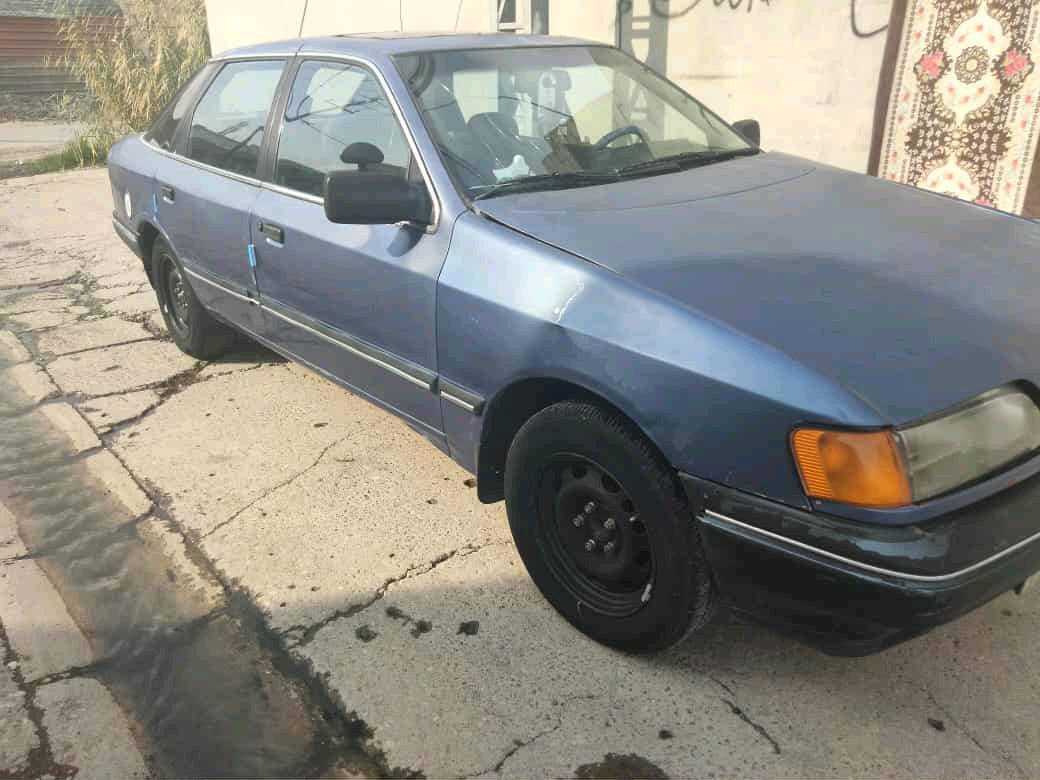 السلام عليكم الحلال للبيع فورد سكوربيو موديل 1989 گير عادي محرك گير شرط السيارة بسمي تايرات نظيف سنوية جديد رقم مسطرة 