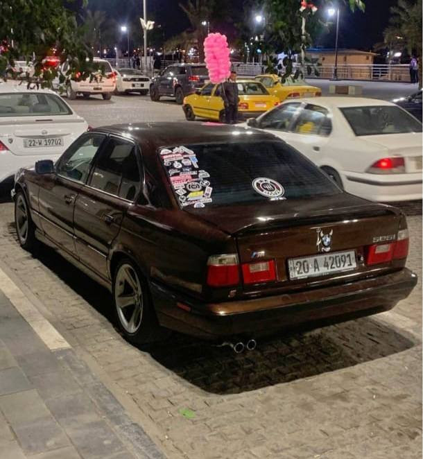 السلام عليكم
Bmw 525i 1993 كير عادي
السيارة اصل 535 اوتو 
اربع مري كهرباء ، ويل هامان ، السيارة منصاية و كاعدة كعدة تخبل 
المكينة ادامة كاملة 
السيارة نشطة و تشك الكاع
السيارة رقم ديالى باسم ولد من بغداد و جاهز للتحويل باسرع وقت
مصبوغة عام جمالية ، بيها بس بالداير الخلفي للجاملغات حادث خفيف 
السعر 59 ورقة و بيها مجال للشراي 
مكاني بصرة جنينة 
***********
