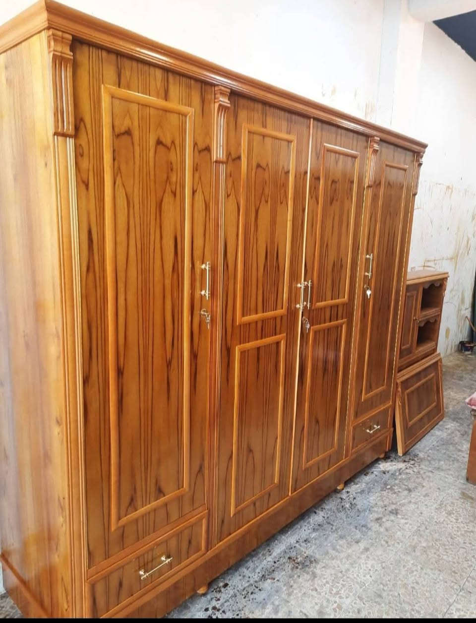 للبيع ⭕️⭕️⭕️⭕️
كناتير 2/ 3/ 4/ نقش زان صاج 5 ملم شغل ثقيل ( جديد )
العنوان. السكر. مقابل سانكو مول /ومحطة كهرباء السكر
للإستفسار اتصل📞📞 
*********** 
***********
معرض أثاث ( بشار ابو غسق )
🟢مستعدون لشراء غرف النوم والكناتير الصاج🟢
