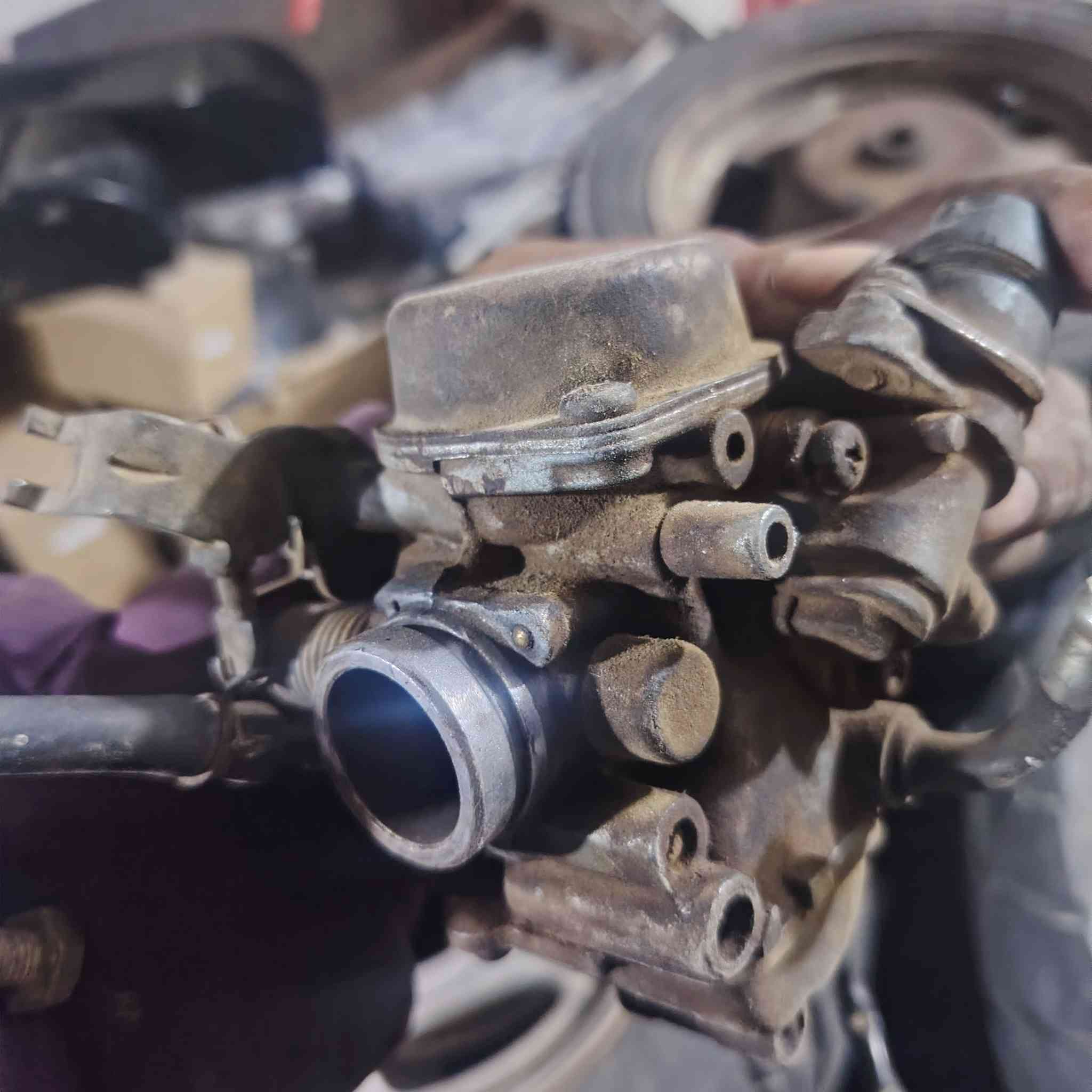 تفصيخ باله وجديد تفاصيل وسعار خاص
ماكس منغولي
تواير باله جميع قياسات 
سماوه تقاطع جربوعيه الأولى ***********

(ماكس جماعت تعمير موجود مكينه شاصي فول نضافه) (كهربايات  جدد فقط ترتيب شكل)
