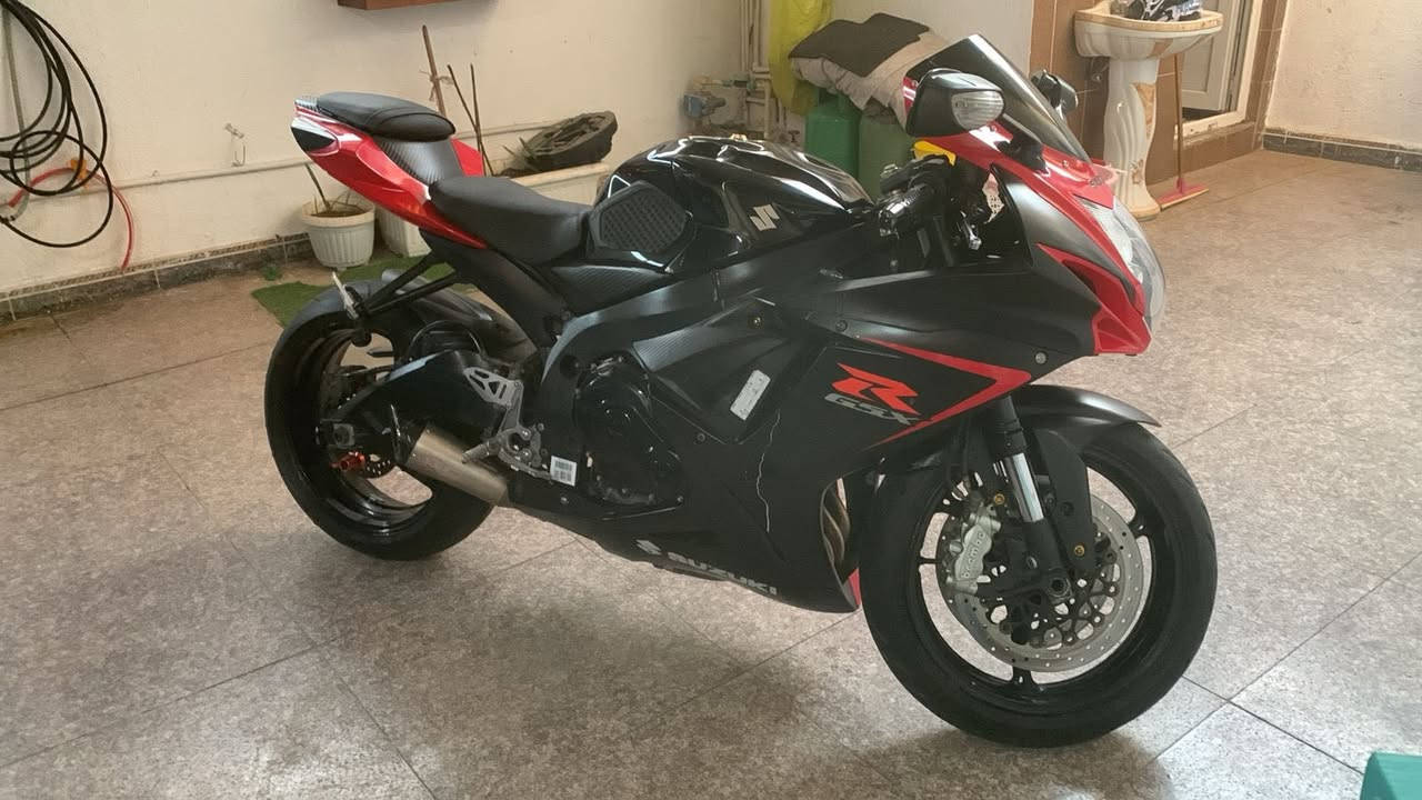 السلام عليكم
جكسر ٦٠٠ مديل ٢٠١٦
الدراجه جاهزه عليها فجوج برمبو تاير جديد امس شديته وسويتلها  ادامه كامله بيها خسفه بسيطه بالتانكي موضحه بالصور 
سعرها ٤٧ وبيها مجال للشراي 
مكاني بصرة 
***********
