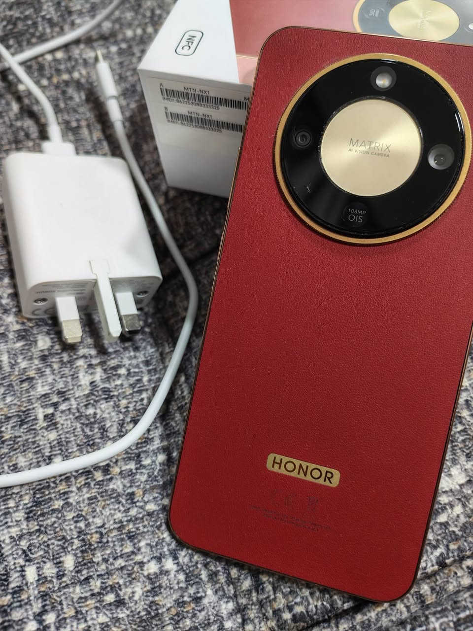 مستعمل
Honor X9d
ذاكره 256
عشوائيه 12+12
كامل مع الملحقات الاصليه 
لزكة شاشة ولزكة كامره 
السعر 425  الف 

للاستفسار / ***********
العنوان / كربلاء
