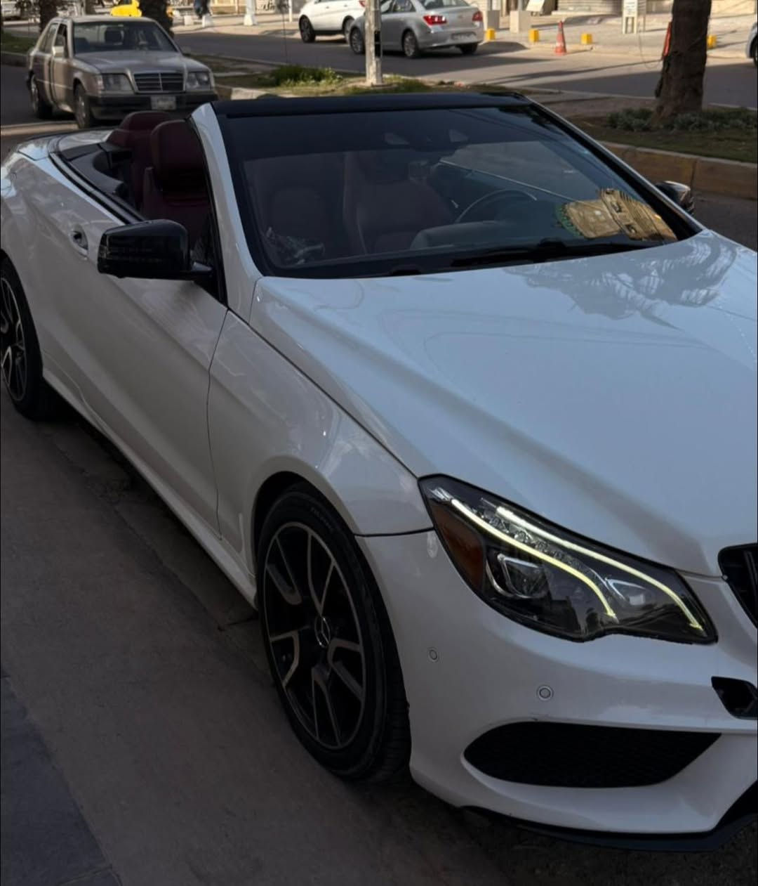 لمعرفة السعر:: اترك تعليق يصلك السعر تلقائياً 💵💵

مارسدس بنز E 400 twin turbo 
موديل ٢٠١٧
اي كلاس محرك v6توين تيربو
ماشي 86 الف فقط 
المواصفات فل بالكامل اعلى فئة من ناحية قوة المكينة والمواصفات الموجودة 

رادارات امامي خلفي 
حساسات من كل الجهات 
كامرة خلفية 
كامرة اماميه 
كامره بالمري 
جوانب
٣٦٠ درجة كامرات 
كشنات تدفئة
كشنات تبريد
كشنات مساج 
تبريد تدفئة الرقبة المواصفات  vip للكشن 
سستم صوت خلفي بالكشن 
كاربلاي فقط ال vip 2017 بيها كاربلاي 
انظمه قيادة متنوعة 
مانع تصادم 
رادرار حركي 
رادار البقاء بالمسار 
مثبت سرعة 
نظام الحركة الالية 
رادار الابتعاد عن الاجسام القريبه والحوادث 
اوتو هولد توقف ذاتي بي نوعين :- 
1 اطفاء تشغيل المحرك 
2 ابقاء المحرك مفتوح والاعتماد على الفرامل 
ماسحة اماميه لتجنب الاتربه الحاصلة اثناء القيادة بالكشف 
نظام تهوية الغرفة بمستوى واحد عند فتح الكشف بالاجواء الحارة او الباردة تبقى السيارة محافظه على اجوائها بالدرجة الي انت تريدها 
لايت امامي vip ذكي حركي اثناء القياده يمين يسار 
ويلات جديدة بدلتهن على ايدي 
السيارة صفر مسج تماماً 
نظيفة جداً 
سستم سماعات هارمن كارد

رقم صاحب السيارة ***********
