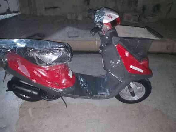 سلام عليكم يماهة نكره سلف كهربايت كله شغاله لايت عالي ناصي اشاير هورن كفراته نضيفه  شاصي بل شرط اكسل بلشرط صواته ناعم كابريتر بلادي صلانصه بلادي كيج سرعه او بانزين شغال سعر 250 اوبيه مجال ***********
