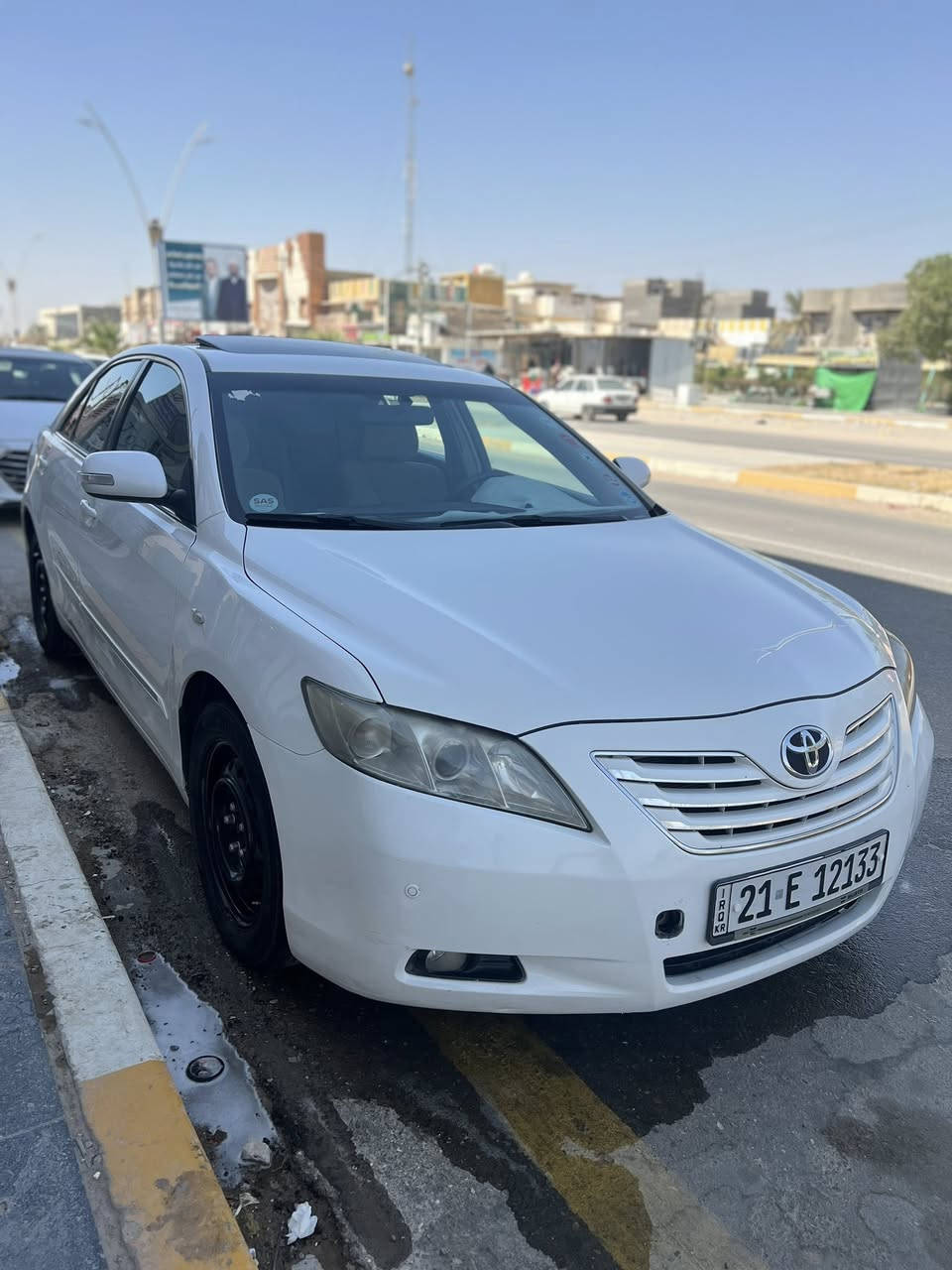 سلام عليكم
كامري موديل ٢٠٠9 خليجي للبيع
اعلى مواصفات بالخليجي glx

المواصفات
١-فتحة سقف طكتين
٢-برده كهربائيه خلفيه
٣-حساسات خلفيه
٤-حساسات اماميه
٥-كروس مثبت سرعه
٦-داخل صاج 
٧-تحكم ستيرين جهتين 
٨-بلوتوث اتصال

السياره مكفوله كفاله عامه من الصبغ و الضربه و سونار موجود بيهه بيهه فقط كارت بالجاملغ الخلفي و الجنطه بدون صبغ و بارد بسيط بالجاملغ الامامي ع كد اربع اصابع السياره بالحقيقه بعد احلى من الصور

السياره مسويله ادامه كامله من منضومه بانزين فيت بم بخاخات بلكات كله جديد و ادامه للصدر مشط جديد و درايم شفت جديد دبلات كله جديد منضومه التبريد من راديتر و كمبريسر محرك و كير كفاله و تراي وين ما تريد 

سعر السياره ب 128 و بيه مجال بسيط حك الجيه
مكان السياره الديوانيه 
للاتصال ***********
*********** واتساب
