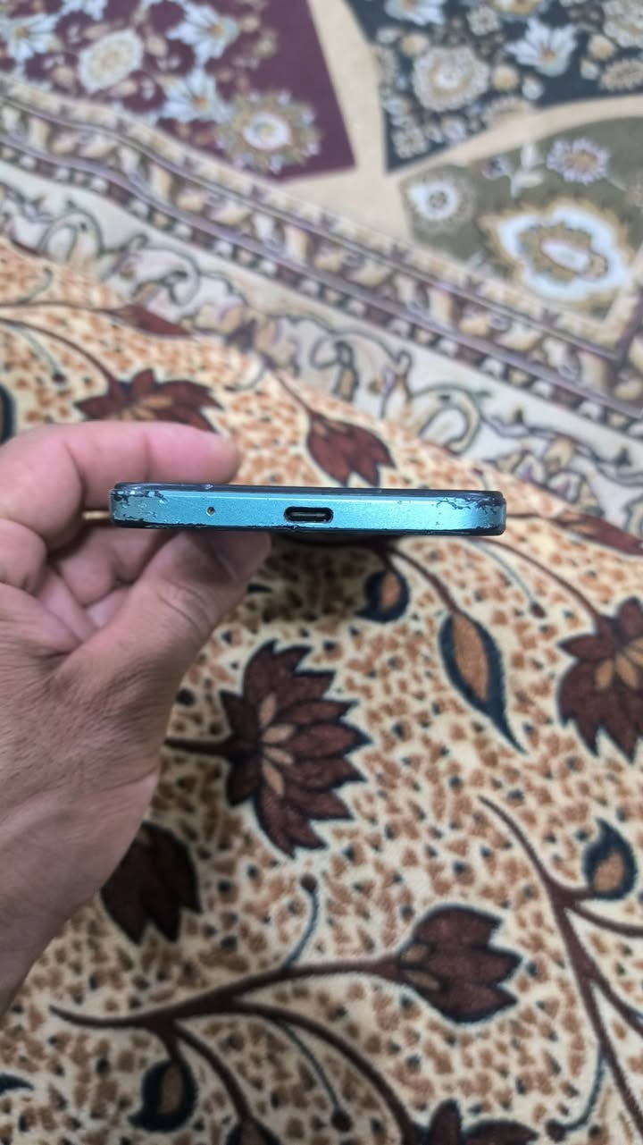 السلام عليكم 
للبيع ريدمي A3 

ذاكره 128 رام 4 
جهاز مثل ما موضح بل صور بي 3 فطور بل شاشه
وخدوش بل صفاح والضهر كلشي ما مأثر عل جهاز
رايده 125 وبي مجال 
مكاني قضاء الخالديه


**إذا كنت صاحب هذا الإعلان وتريد حذفه لأي سبب، رجاءا أرسل رسالة إلى الدعم الفني**