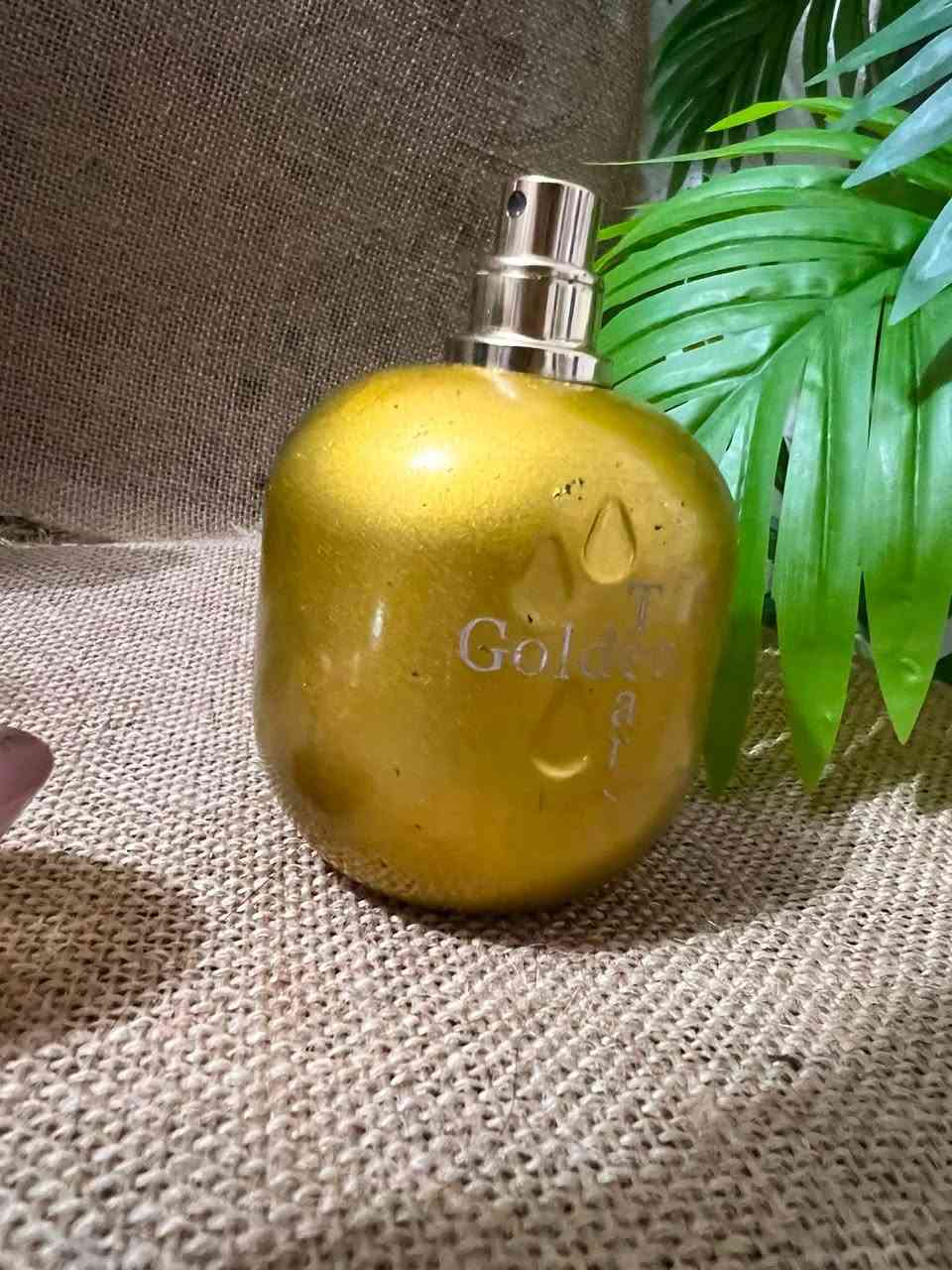 عطر دموع الذهب من عبد الصمد القرشي 

يتميز بتركيبة تحتوي على خشب الصندل، المسك، ودهن العود المعتق
متوفر توصيل جميع المحافظات 5 الف 🚗🚗🚗


**إذا كنت صاحب هذا الإعلان وتريد حذفه لأي سبب، رجاءا أرسل رسالة إلى الدعم الفني**
