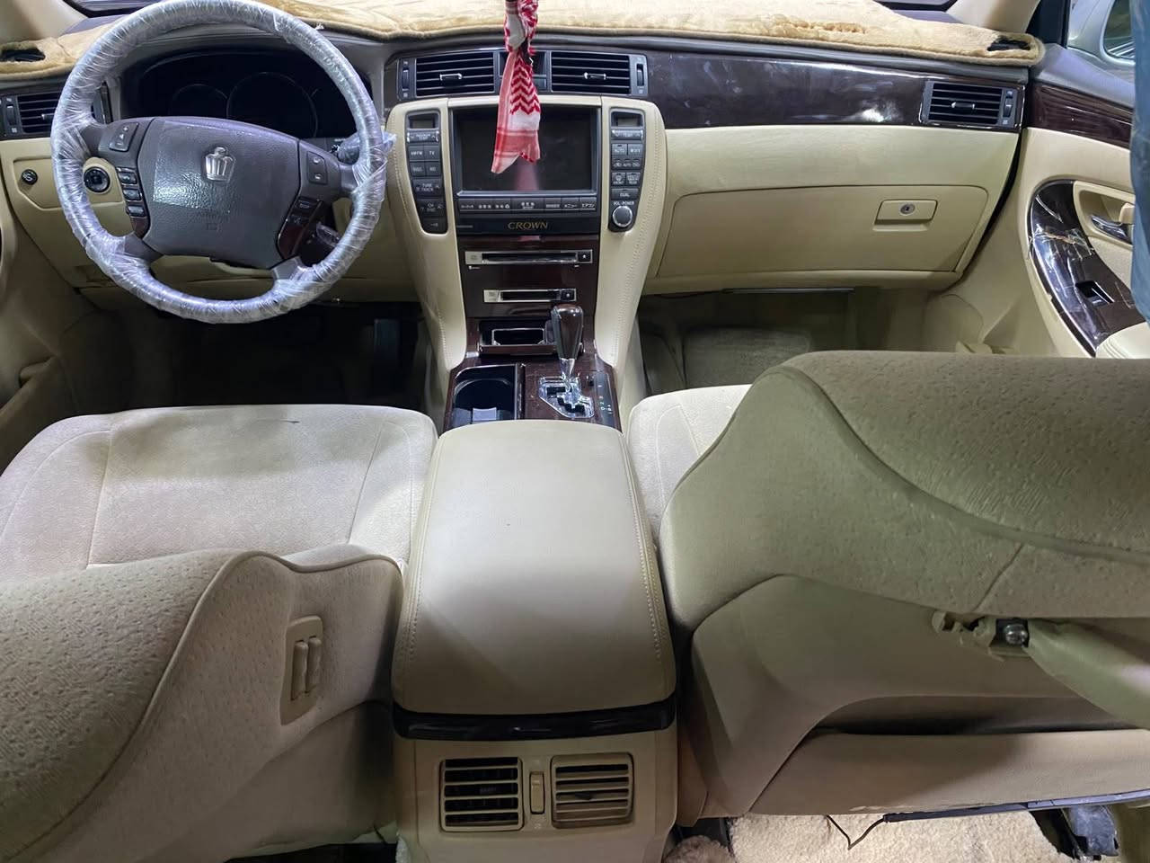 2008بڕاوە بڕاوە
گەورە بەبجوک

 سەقفو کەڤەرو هەمووی بەشەرت
پەردە سی دگمە
لەکەلارە
***********
49گڵاو مەعمەلەیە برایانە
ادمین❤
