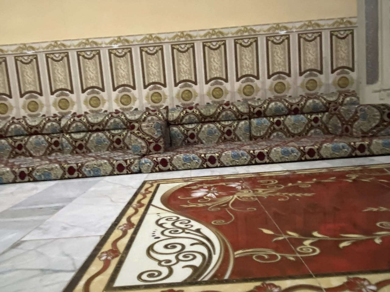 السلام عليكم (ديون ونص) طول الاستقبال 8م 
للبيع السفنج العالي الاصلي 
السعر 1100 وبي مجال 
العنوان/ناصريه الاسكان الصناعي عمود 46
الهاتف/ ***********
