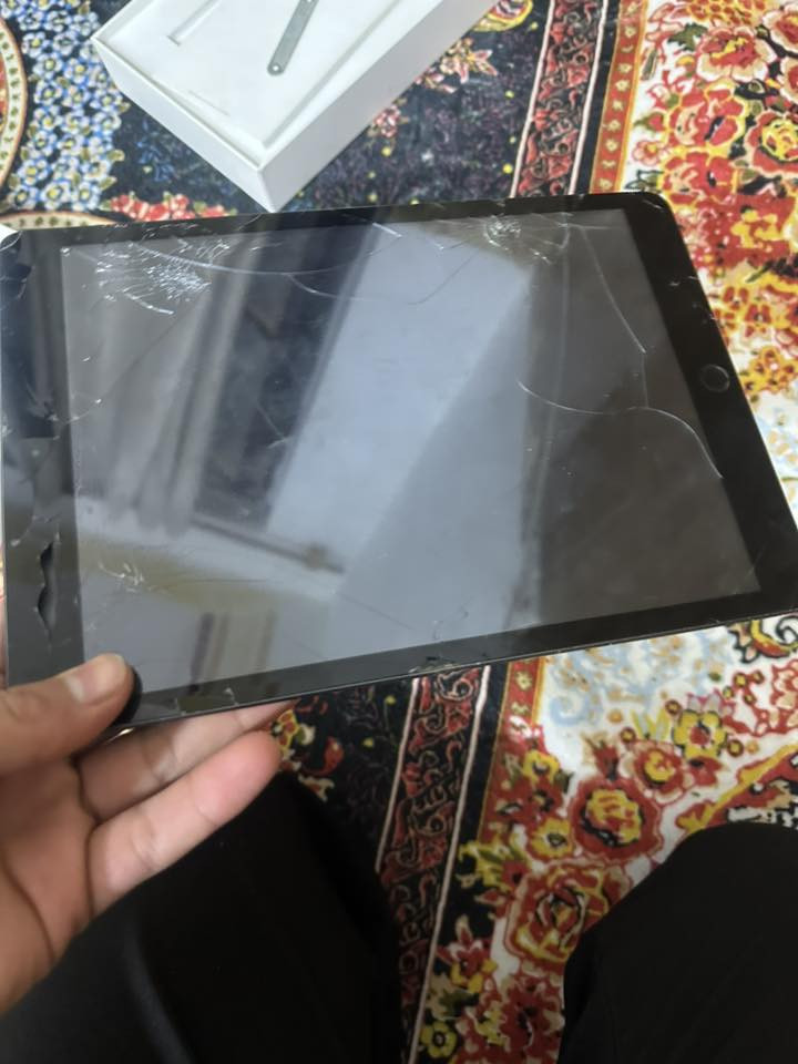 ايباد 9 ذاكره 64 بطاريه بحاله ممتازه شاشه مكسوره بصمه لاتعمل سعر 90 *********** ميسان حي الغدير
