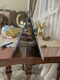 لابتوب لينوفو لمس قلاب  وبي قلم للبيع المعالج: i5جيل ثامن الرام: 4  DD...